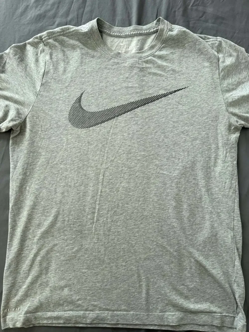 Nike Dri-FIT The Nike Tee Gray Large Swoosh Athletic T-Shirt Men’s Med